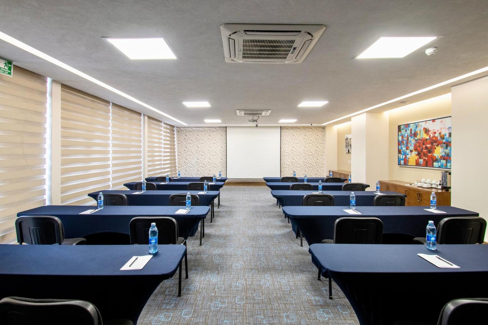 Hotel Velvet Plaza Guadalajara Eksteriør billede